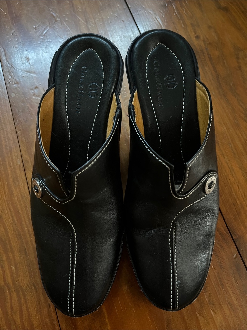 Cole Haan Black Leather dressy clogs with Contrast Stitching Ladies size 6
